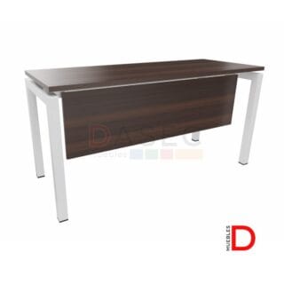 Escritorio bench con faldón y perfil metálico, cubierta de melamina de 21mm.