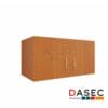 El gabinete colgante de 2 puertas es una solución versátil y moderna para optimizar el espacio de almacenamiento en oficinas y espacios de trabajo. Fabricado en melamina de 18 mm de espesor, destaca por su durabilidad y un acabado profesional. Equipado con manillas metálicas que aportan elegancia y resistencia, este gabinete está disponible en diferentes anchos (40 cm, 70 cm, 80 cm y 90 cm) y cuenta con una profundidad de 40 cm para adaptarse a tus necesidades. Su diseño compacto y funcional es ideal para organizar documentos y utensilios manteniendo un estilo moderno.
