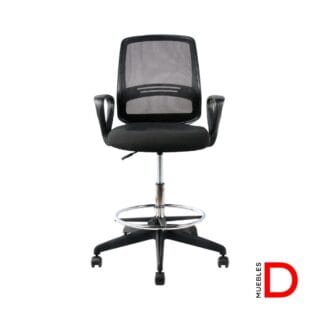 Silla Cubo Cajero de Dasec ergonómica con respaldo de malla, apoyabrazos ajustables, y base de acero cromado