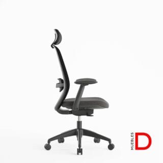 Silla Budi con cabecero ajustable, respaldo de malla, soporte lumbar, brazos ergonómicos y asiento con espuma moldeada.