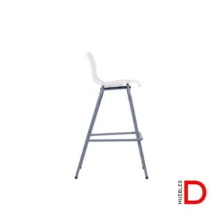 Silla Cob con estructura de acero pintado gris, asiento y respaldo de PP negro o blanco, y apoya pies integrado.