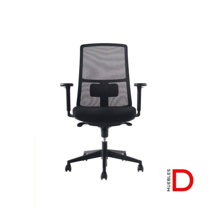 Silla Tela con mecanismo sincrónico, respaldo de malla, soporte lumbar ajustable y apoyabrazos graduables en altura, ángulo y profundidad.